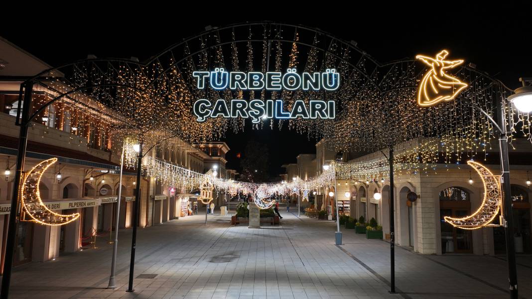 Konya bayrama hazır! Tarihi sokaklar yeniden ışıl ışıl 4